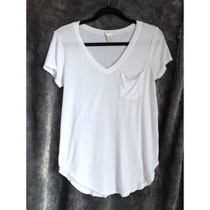 ❄️🌨Soft White V Neck🌨❄️ NWOT